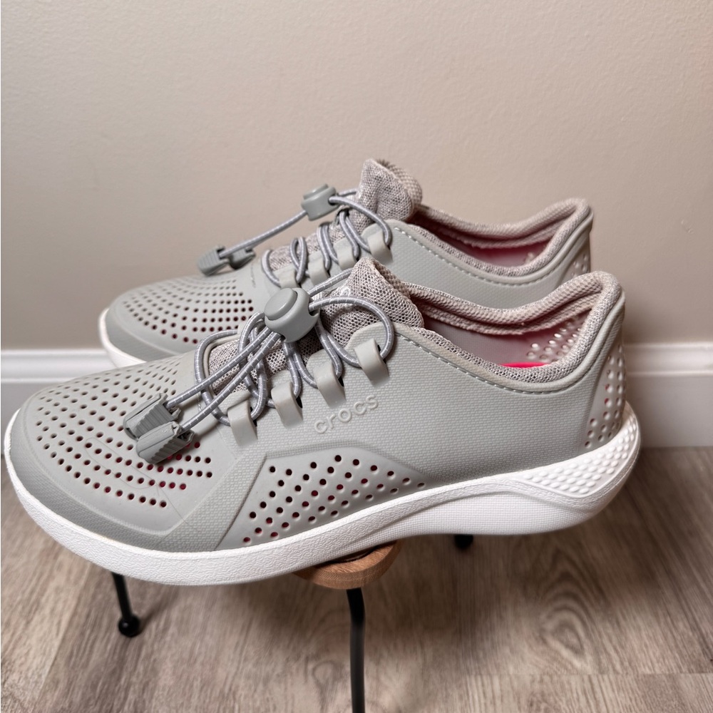 Crocs LiteRide Pacer Women’s Size 6 | Gray | Lightweight Comfort Sneakers - Picture 3 of 7